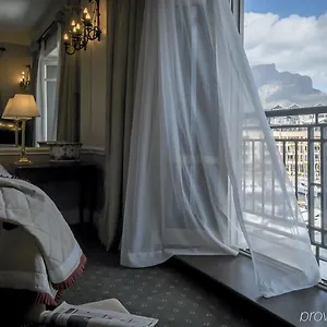 Cape Grace & Hotel