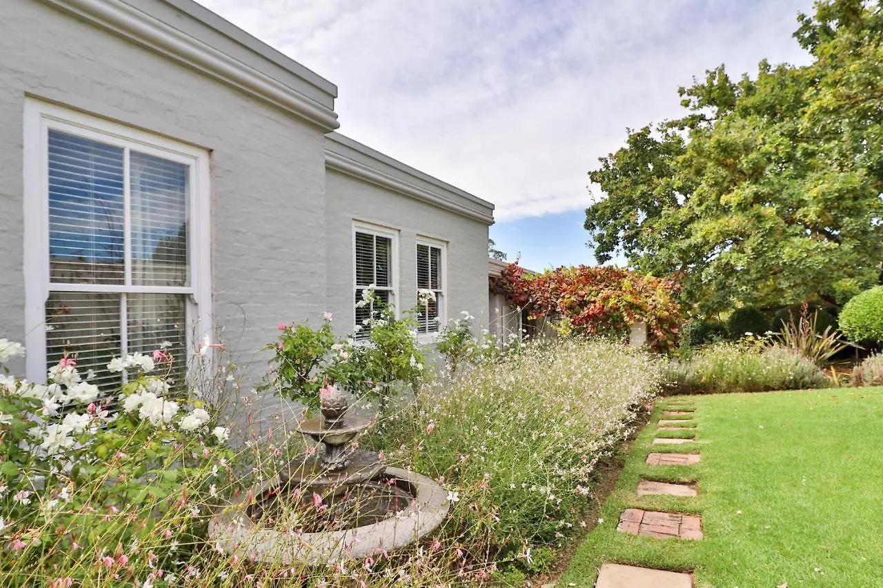 Three Oaks Bed & Breakfast Durbanville