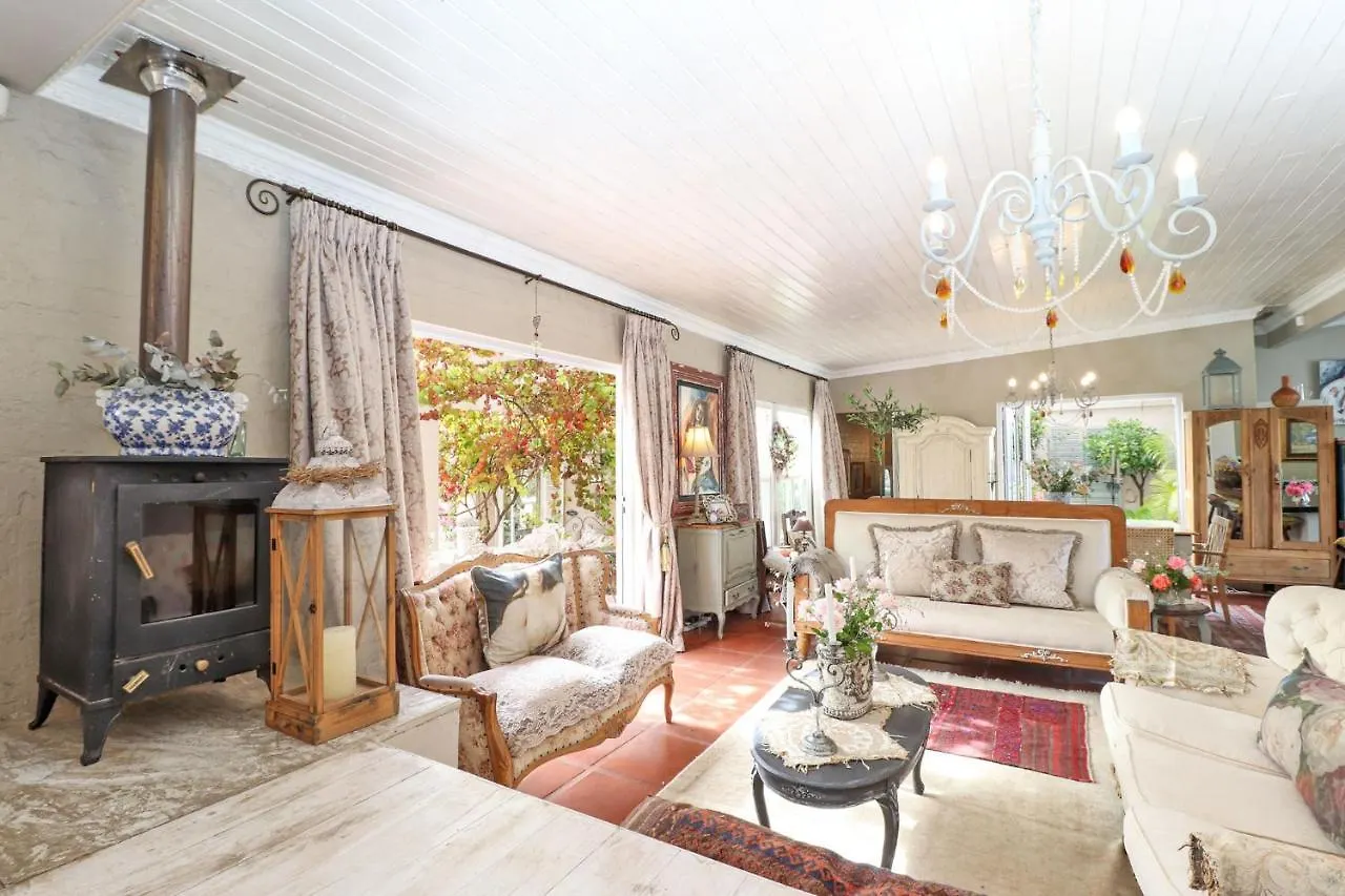 Three Oaks Bed & Breakfast Durbanville 0*,
