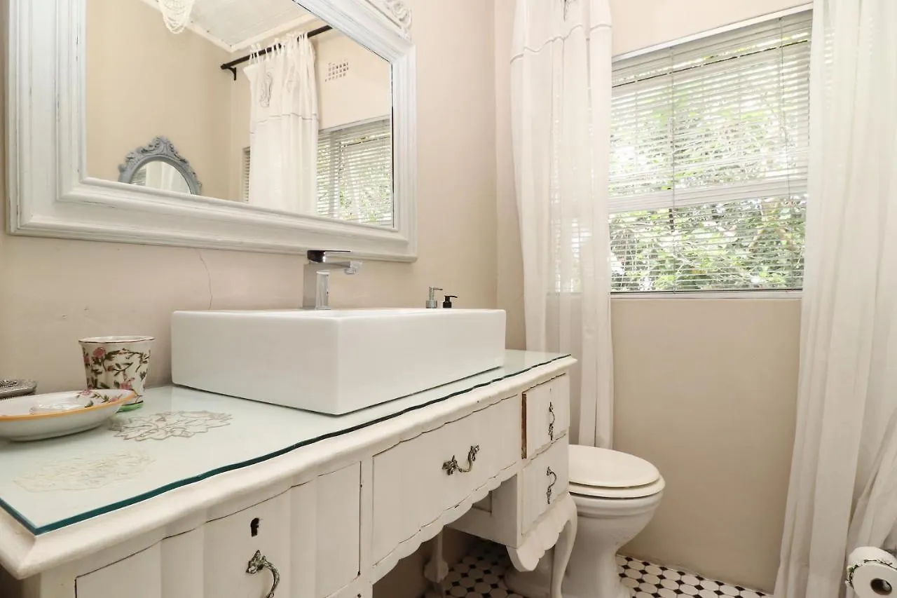Three Oaks Bed & Breakfast Durbanville