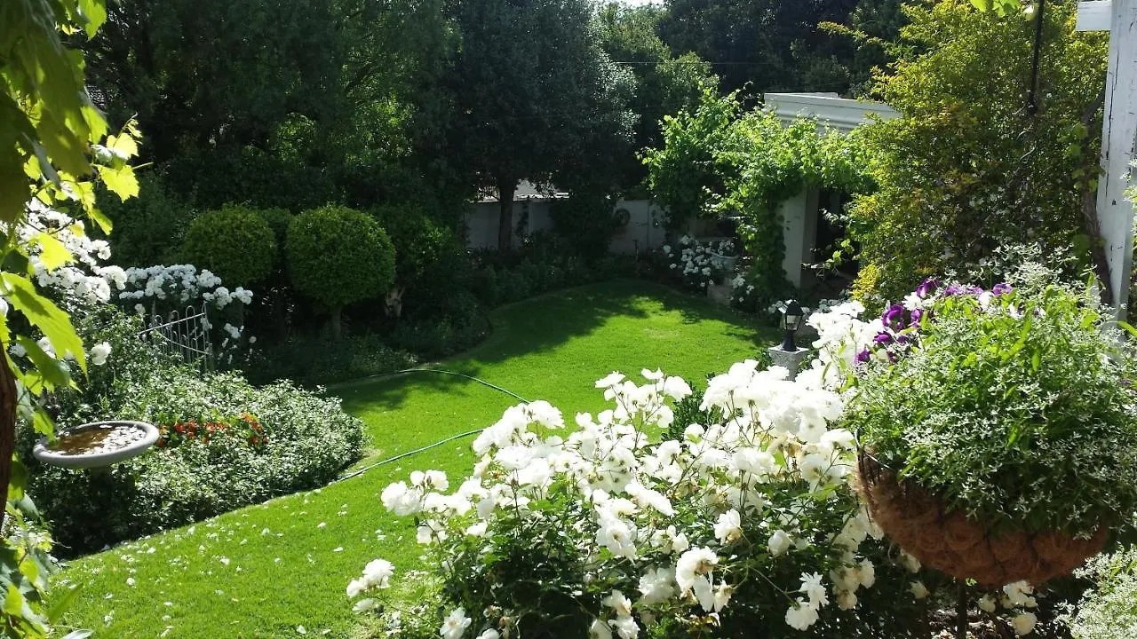 Three Oaks Bed & Breakfast Durbanville