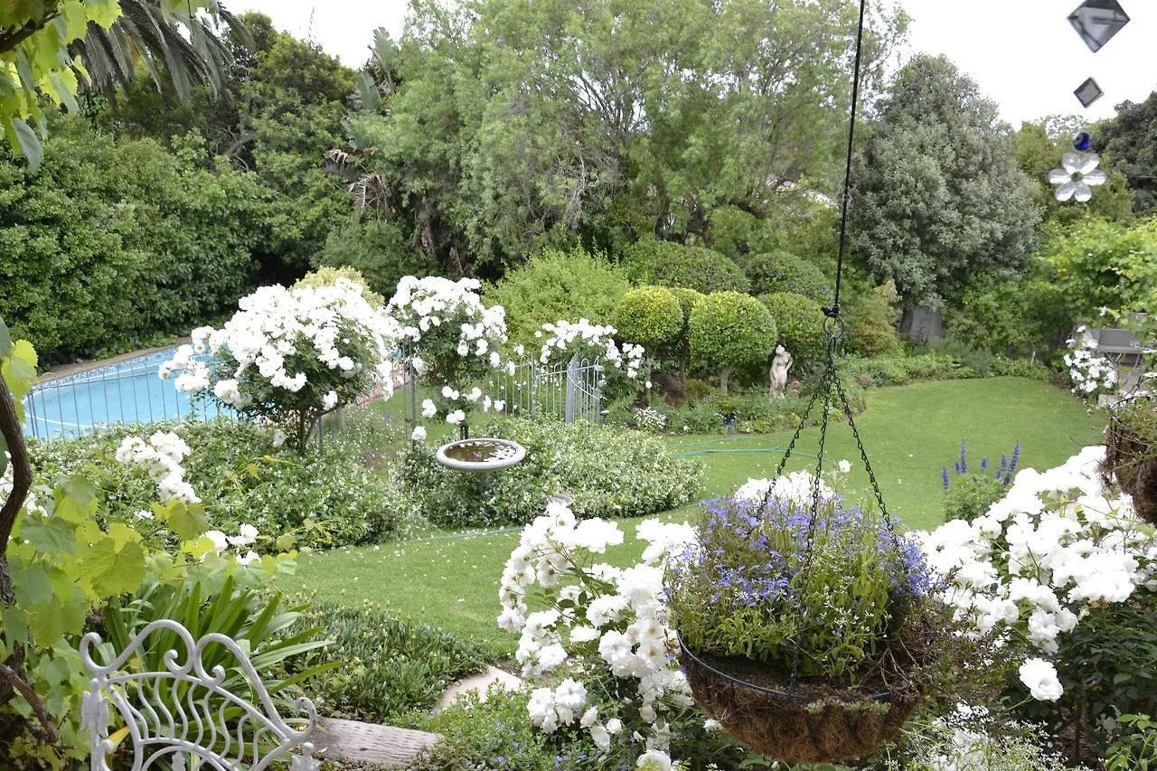 Three Oaks Bed & Breakfast Durbanville